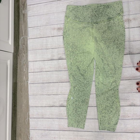 LULULEMON Base Pace High Rise Running Tight Size 12 - Picture 2 of 5